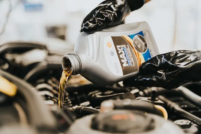 How To Pick The Best Engine Oil for Cars in India